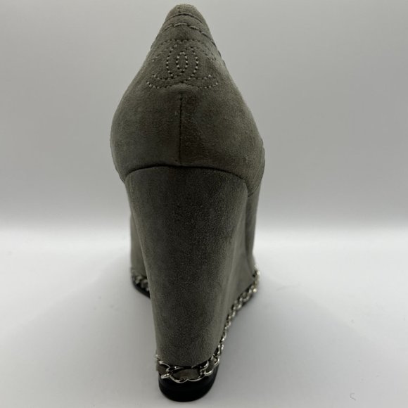 CHANEL New, Luxury Wedge, Closed Toe, Gray Suede w/ Blk Toe, EU Size 40 (10 US) - Picture 3 of 6